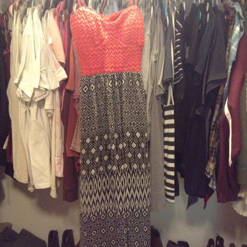 🌷Floor Length Tribal Maxi Dress🌷